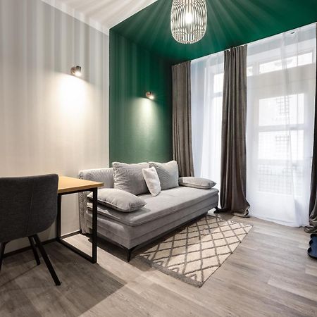 Modern Living Apartment - 3-Zimmer - Nuernberg Nord, Ruhige Seitenstrasse, Fusslaeufig Strassenbahn Luaran gambar